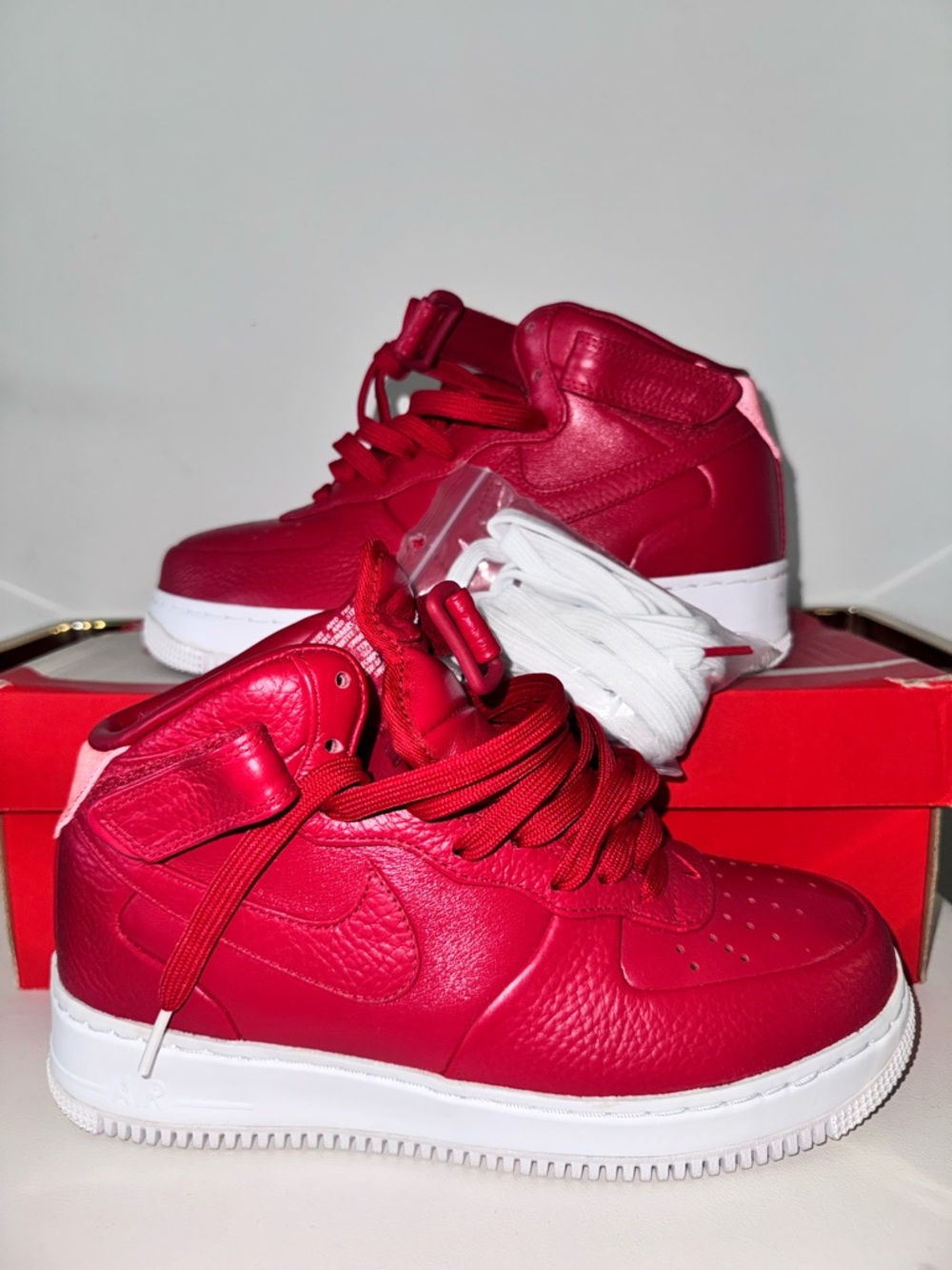 Nike Air Force Mid “Gym Red”
